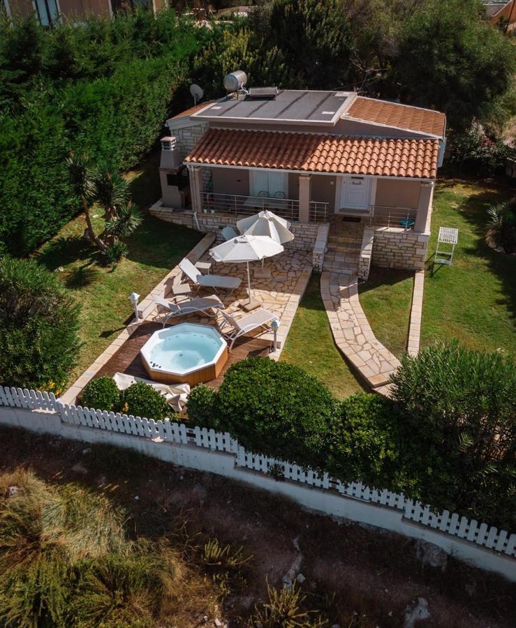 Neptune Sea House - Beachfront Agios Spyridon  Exterior foto