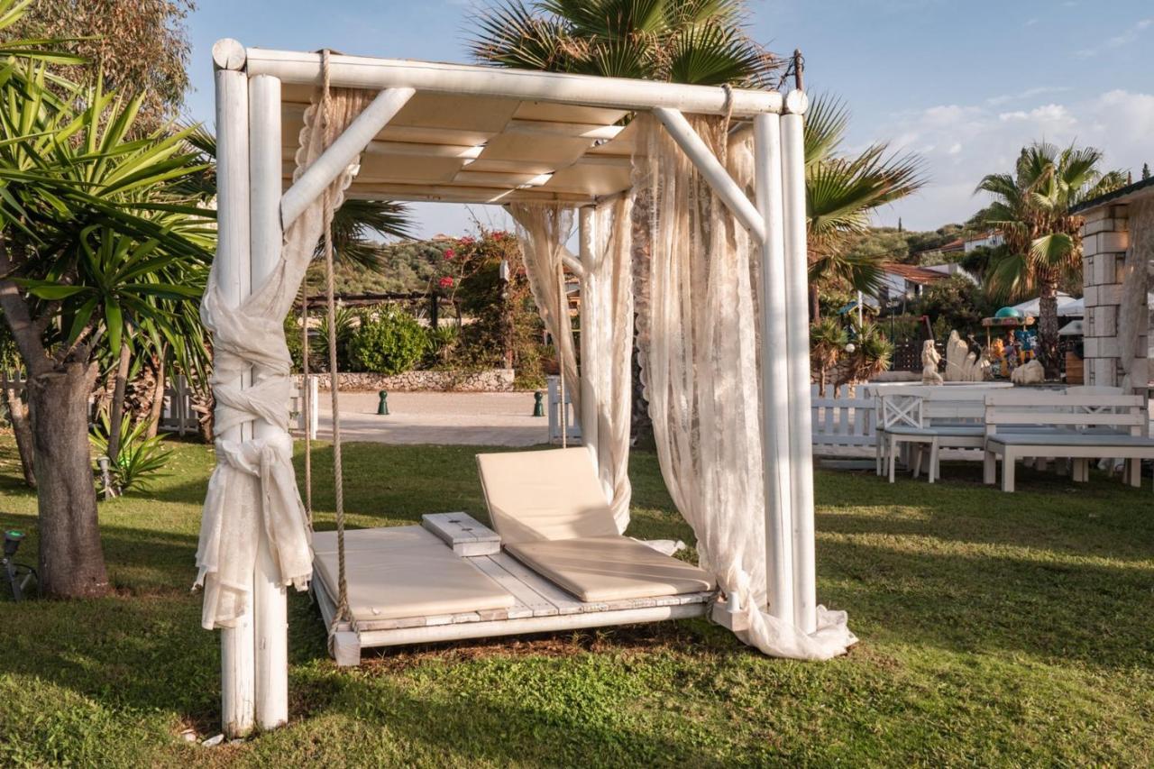 Neptune Sea House - Beachfront Agios Spyridon  Exterior foto