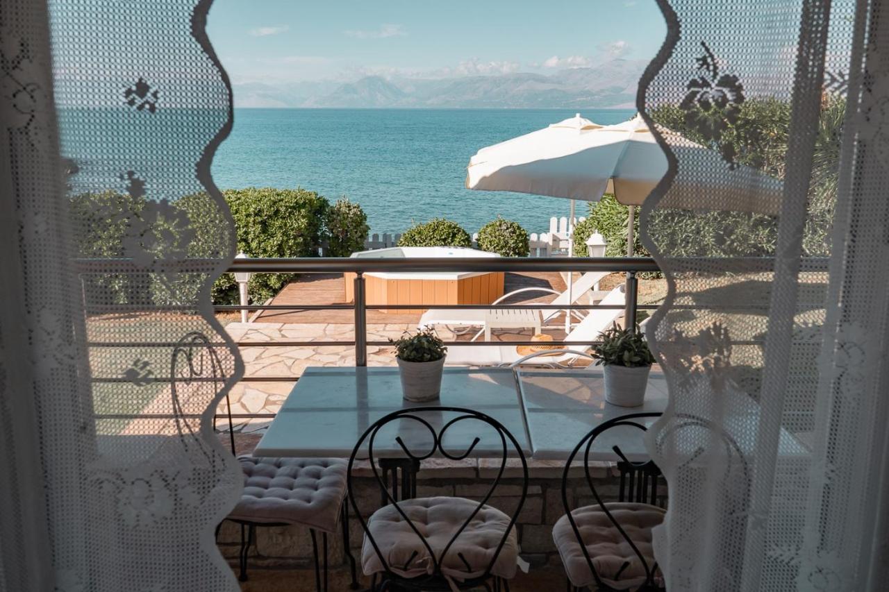 Neptune Sea House - Beachfront Agios Spyridon  Exterior foto